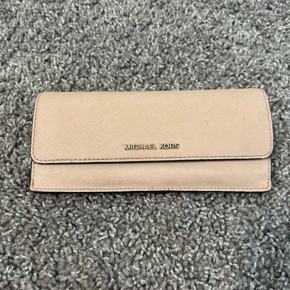 Michael Kors Women's Pink Wallet